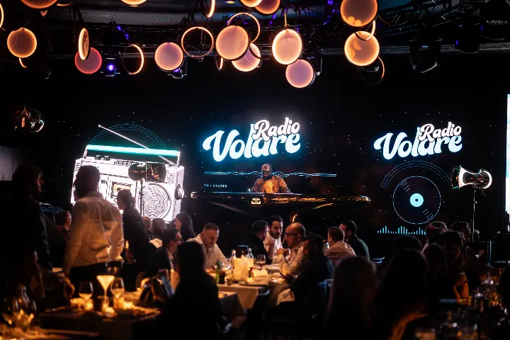 Radio Volare — 63