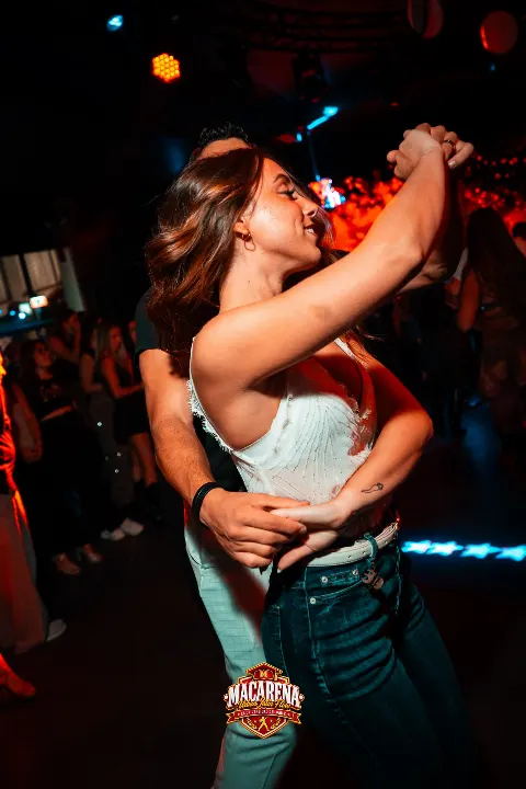 Macarena — 33